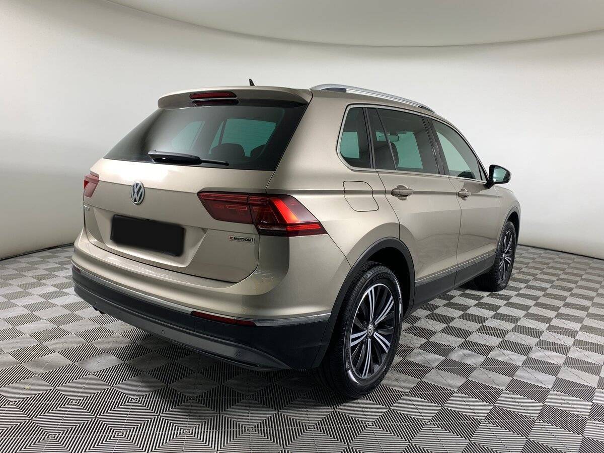 Volkswagen Tiguan 2018 года с пробегом. Фото: #4