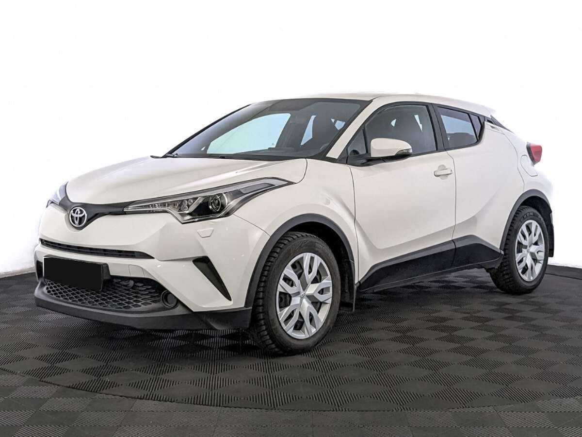 Toyota C-HR 2019 года с пробегом. Посмотреть фото