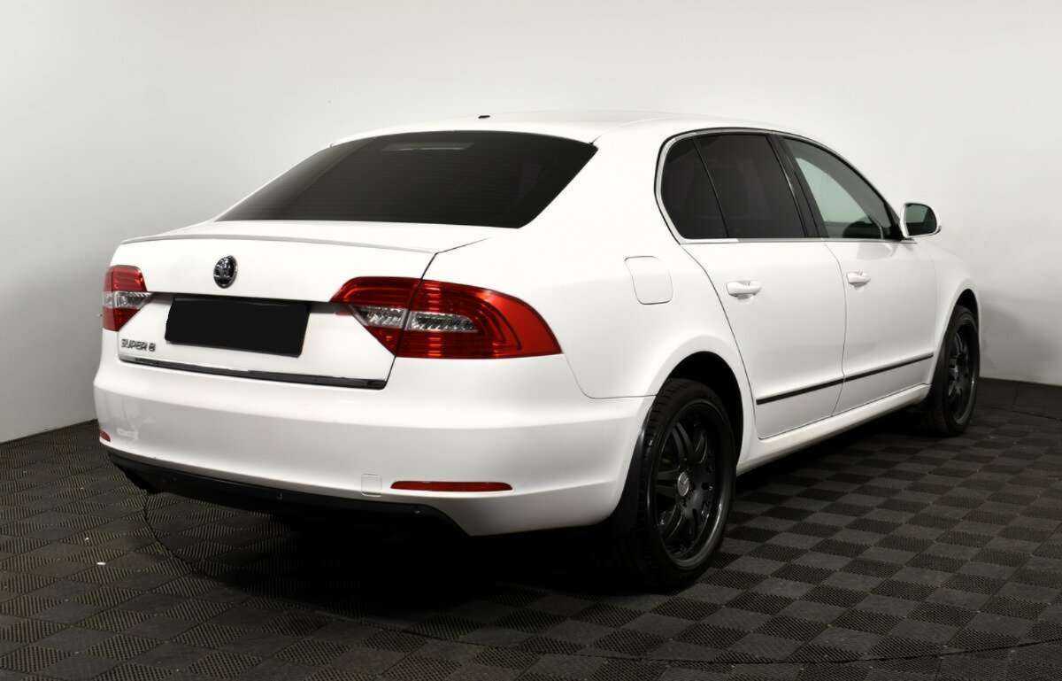 Skoda Superb 2015 года с пробегом. Фото: #2