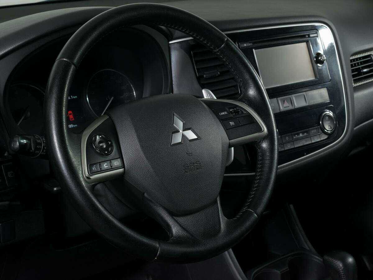 Mitsubishi Outlander 2012 года с пробегом. Фото: #13