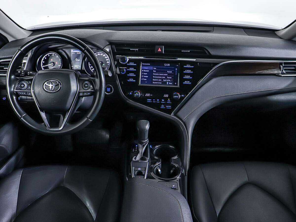 Toyota Camry 2020 года с пробегом. Фото: #5