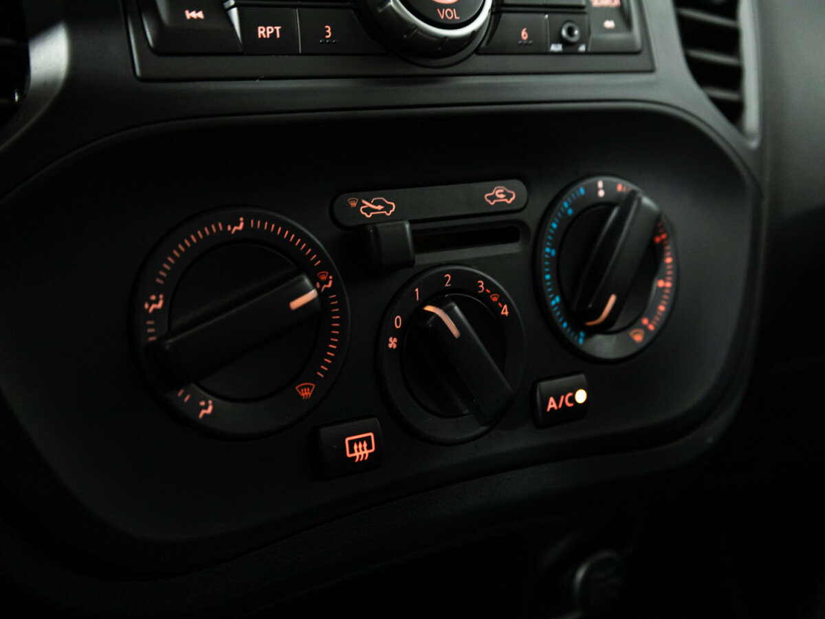 Nissan Juke 2014 года с пробегом. Фото: #12