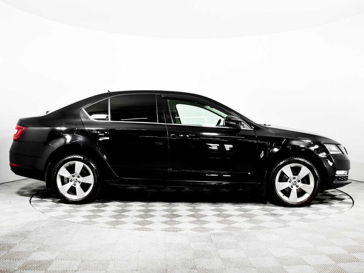 Skoda Octavia 2019 года с пробегом. Фото: #3