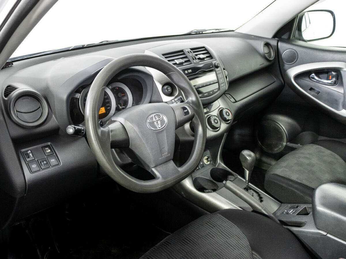 Toyota RAV4 2012 года с пробегом. Фото: #9