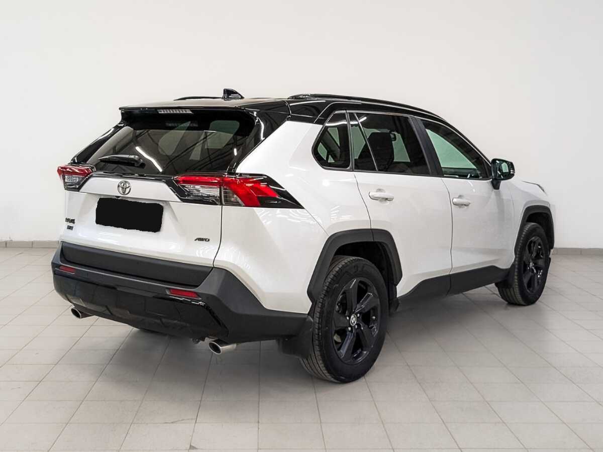 Toyota RAV4 2021 года с пробегом. Фото: #4