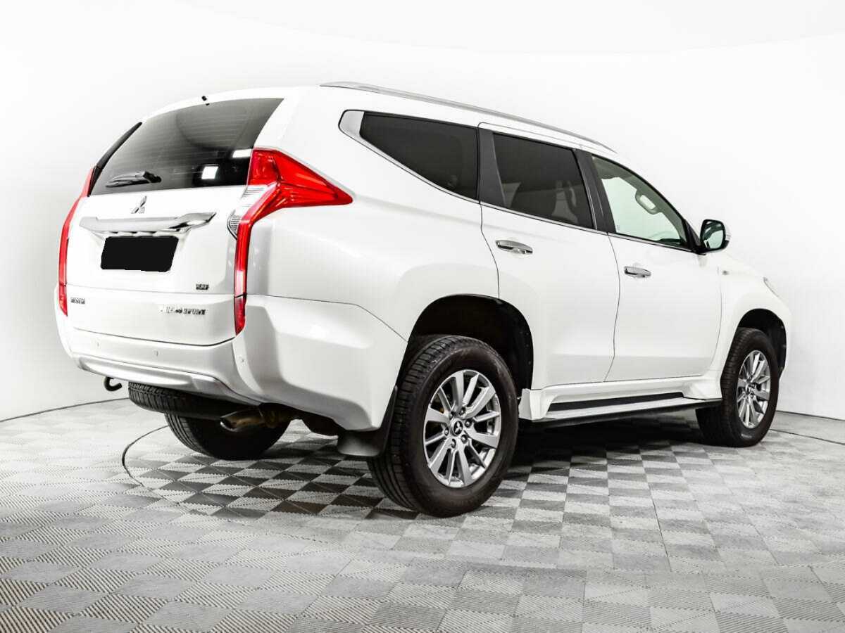 Mitsubishi Pajero Sport 2017 года с пробегом. Фото: #4
