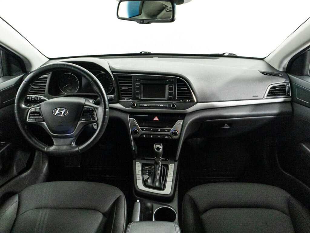 Hyundai Elantra 2018 года с пробегом. Фото: #12