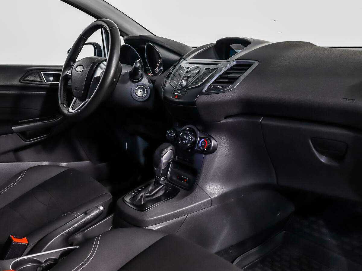 Ford Fiesta 2015 года с пробегом. Фото: #9