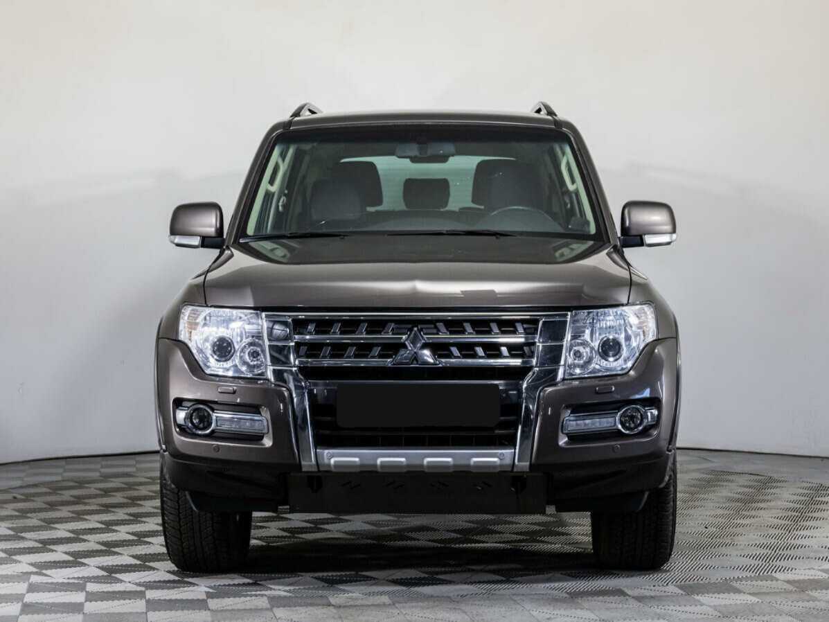 Mitsubishi Pajero 2015 года с пробегом. Фото: #1