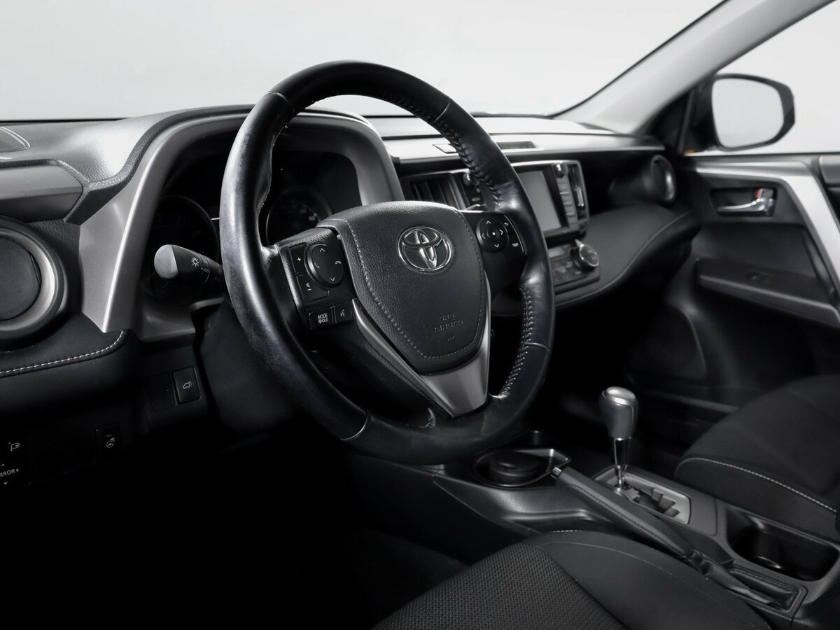 Toyota RAV4 2018 года с пробегом. Фото: #13