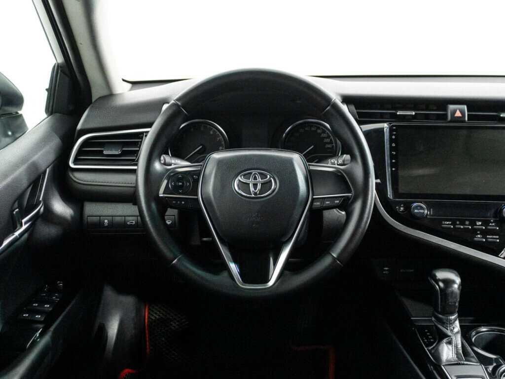 Toyota Camry 2018 года с пробегом. Фото: #17