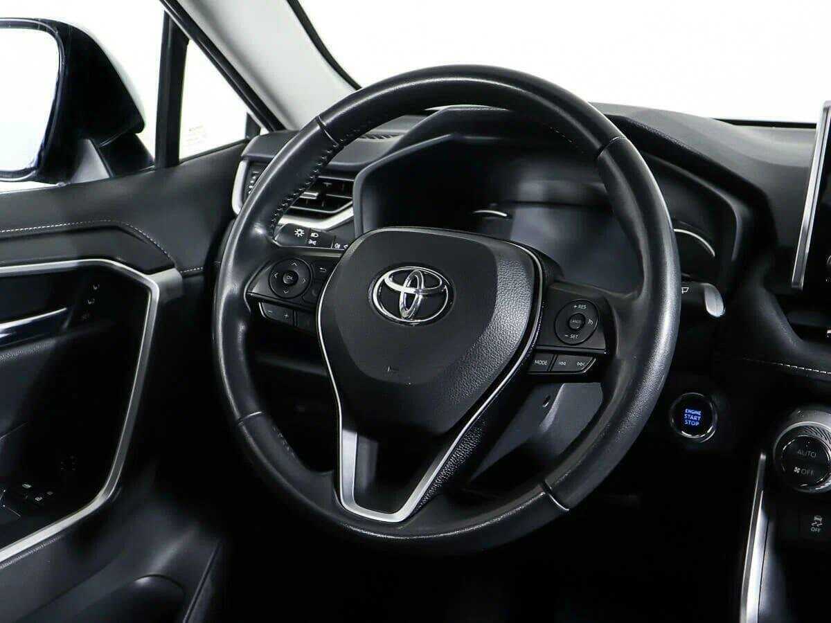 Toyota RAV4 2021 года с пробегом. Фото: #9