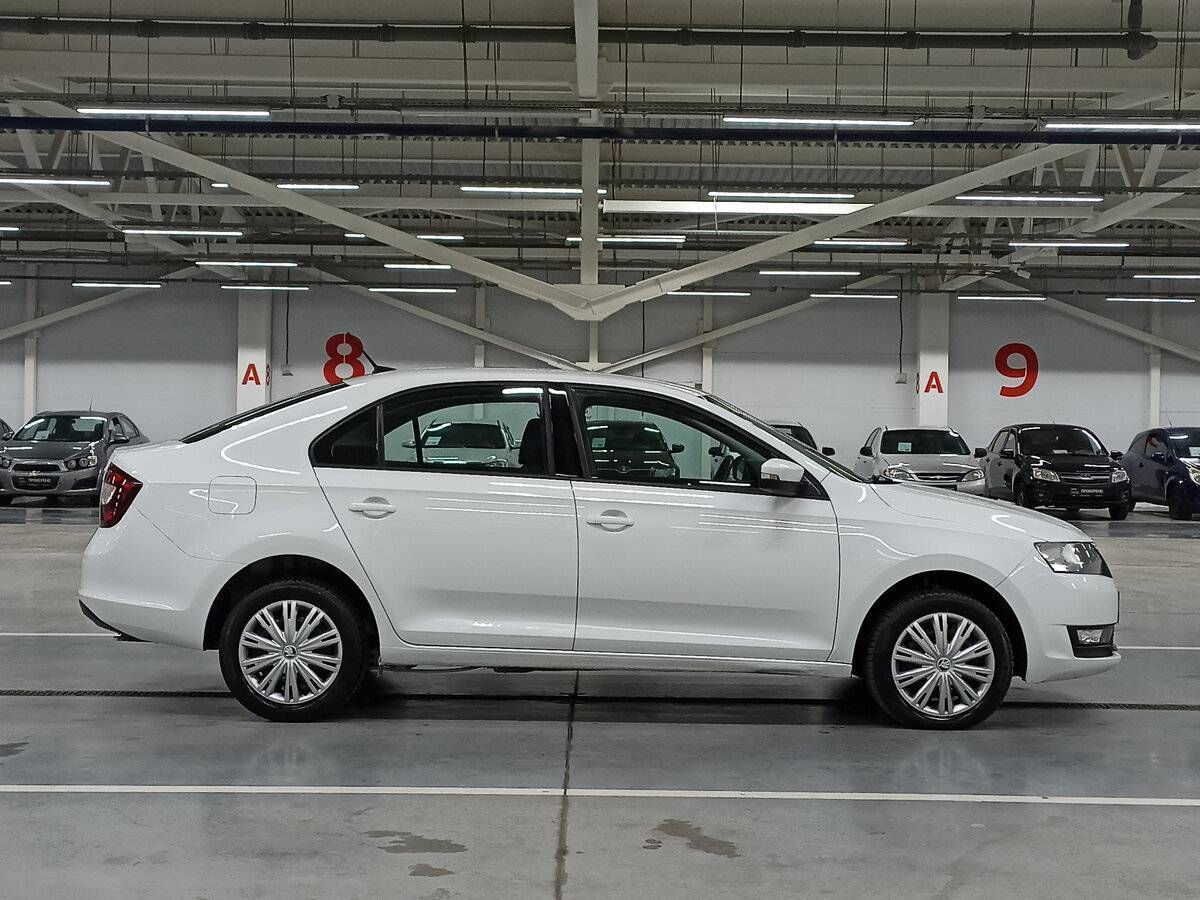 Skoda Rapid 2018 года с пробегом. Фото: #3
