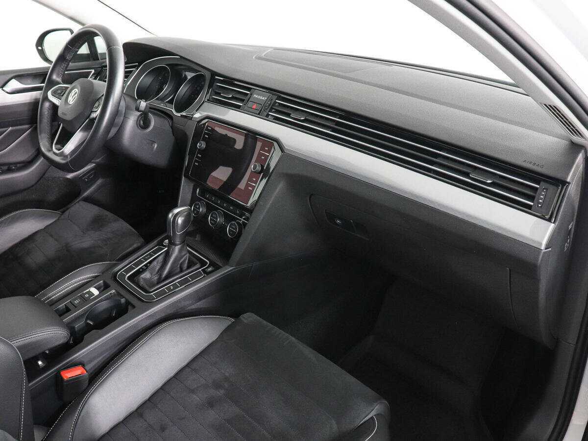 Volkswagen Passat 2020 года с пробегом. Фото: #9