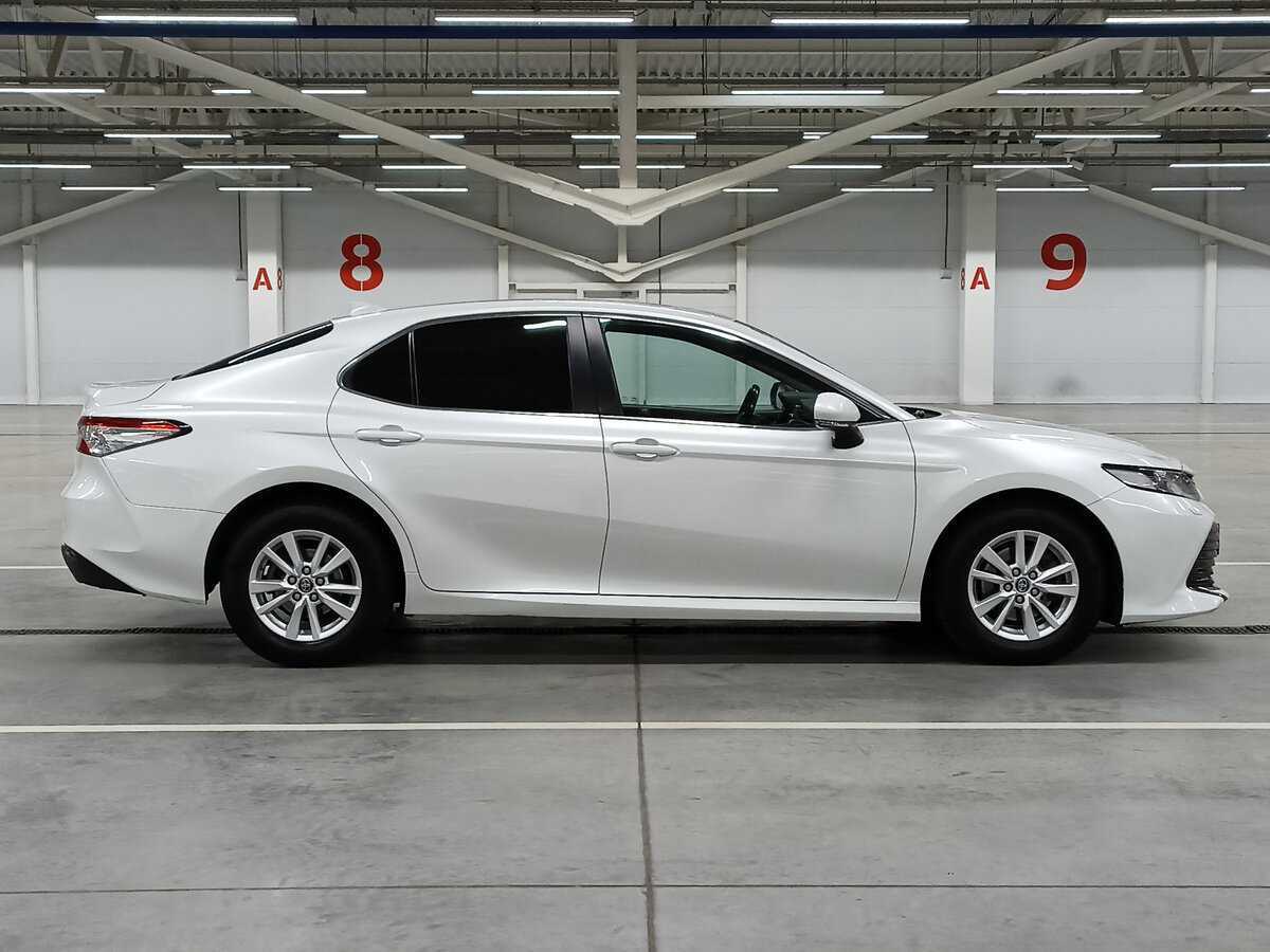 Toyota Camry 2019 года с пробегом. Фото: #3