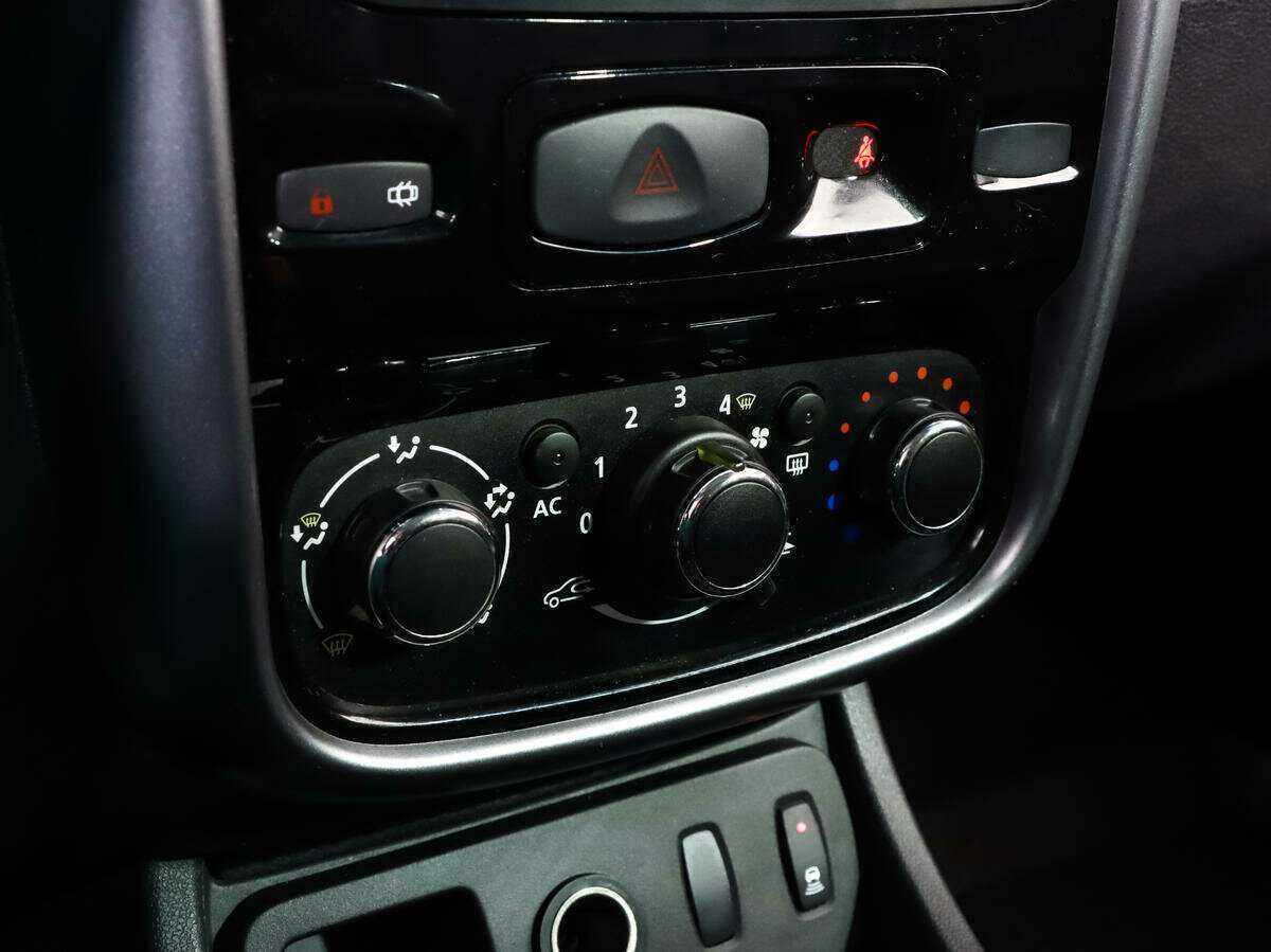 Renault Duster 2013 года с пробегом. Фото: #13