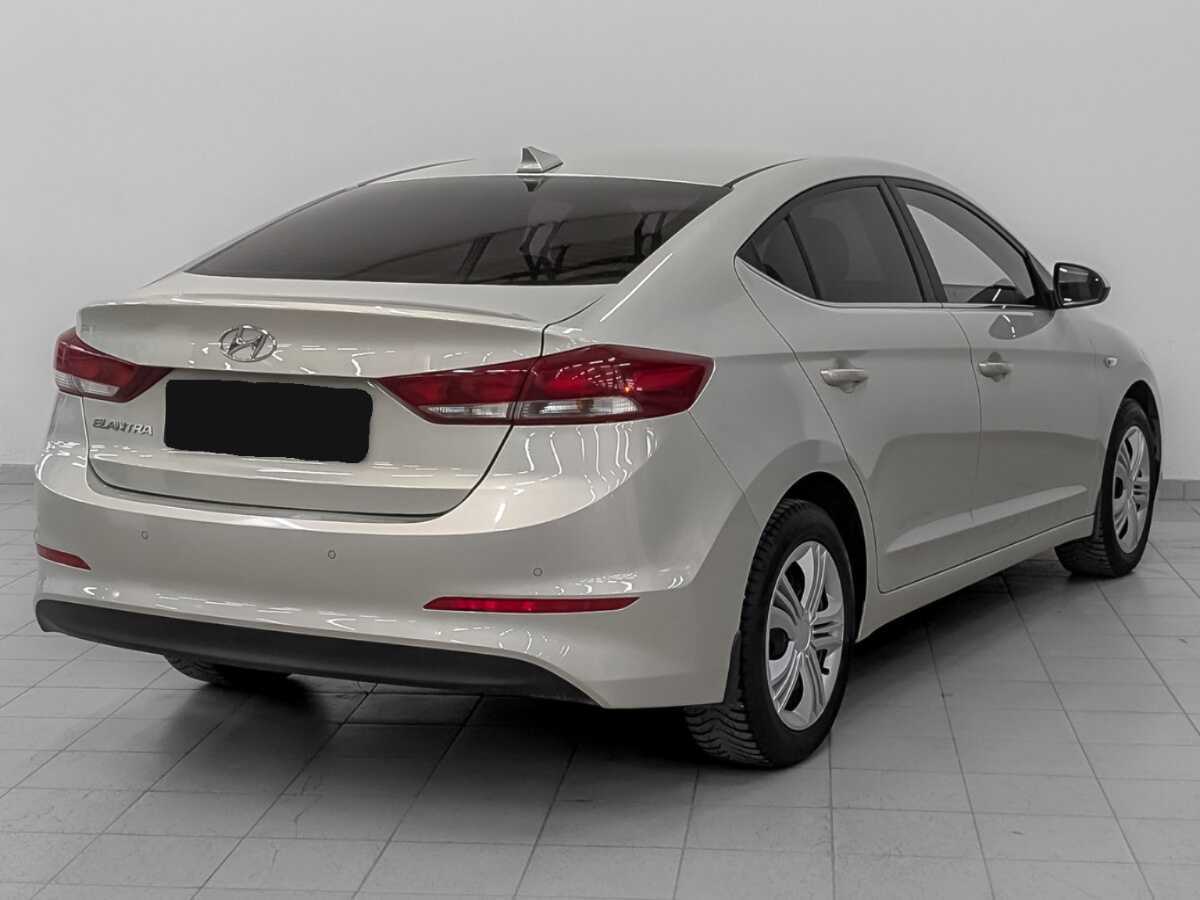 Hyundai Elantra 2017 года с пробегом. Фото: #4