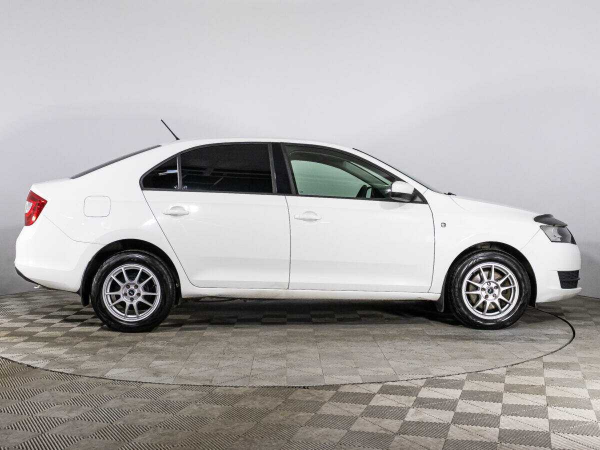 Skoda Rapid 2014 года с пробегом. Фото: #3