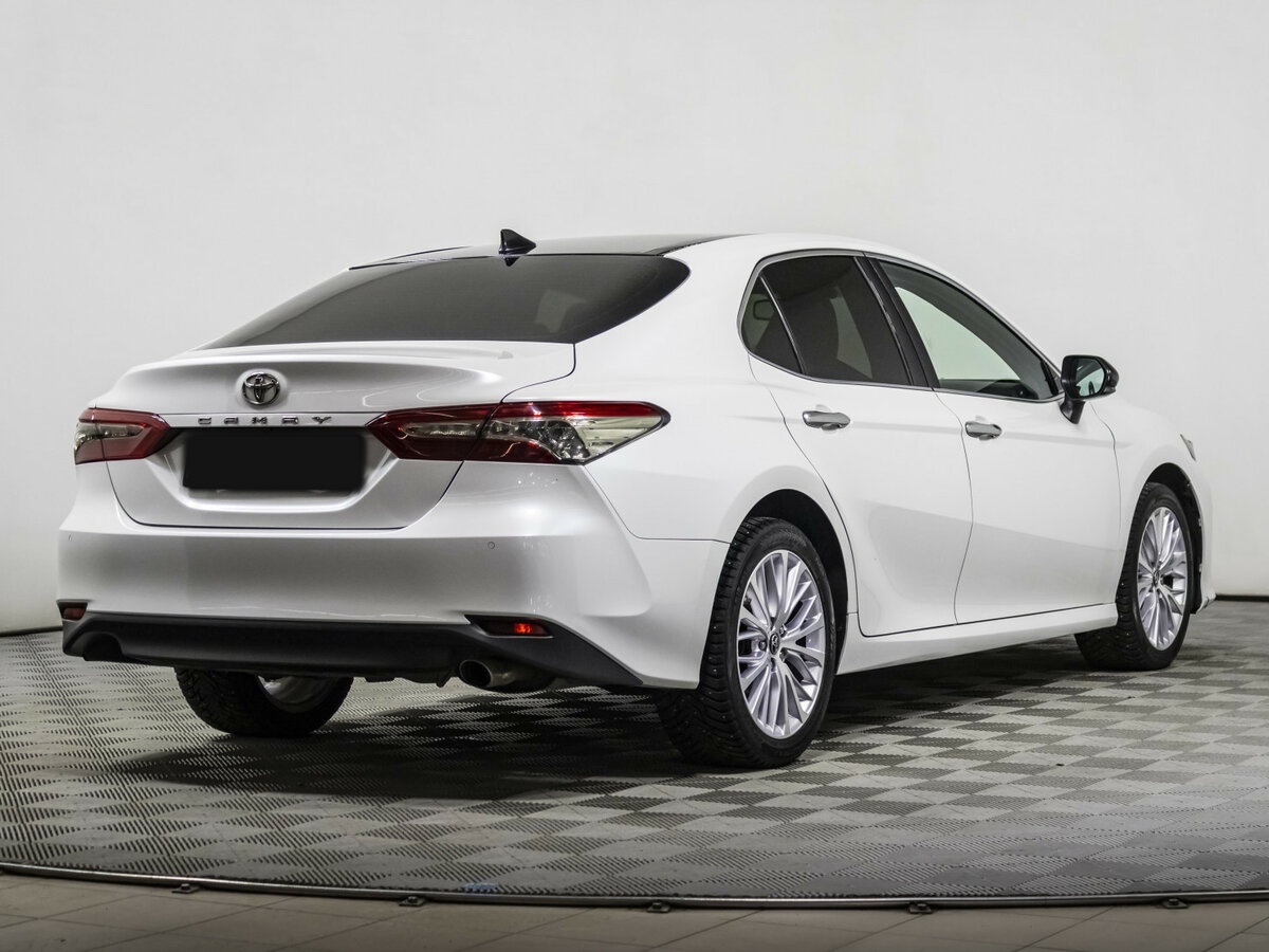 Toyota Camry 2019 года с пробегом. Фото: #4