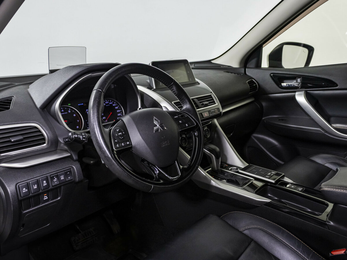Mitsubishi Eclipse Cross 2018 года с пробегом. Фото: #8