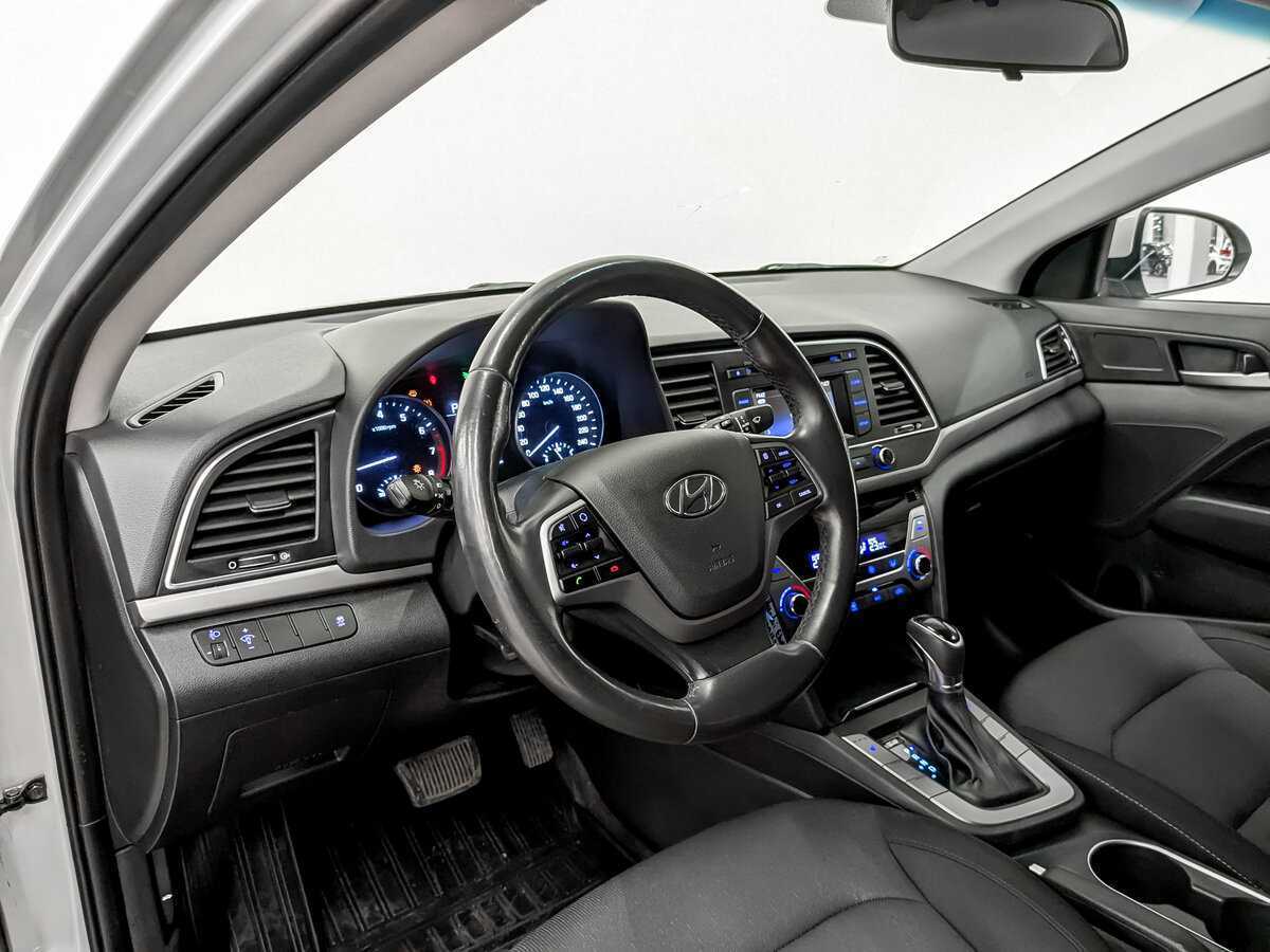 Hyundai Elantra 2017 года с пробегом. Фото: #15