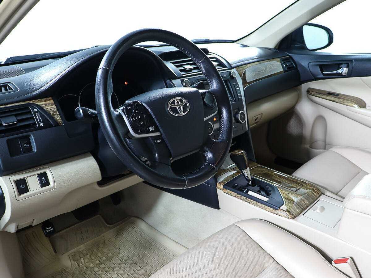 Toyota Camry 2014 года с пробегом. Фото: #14