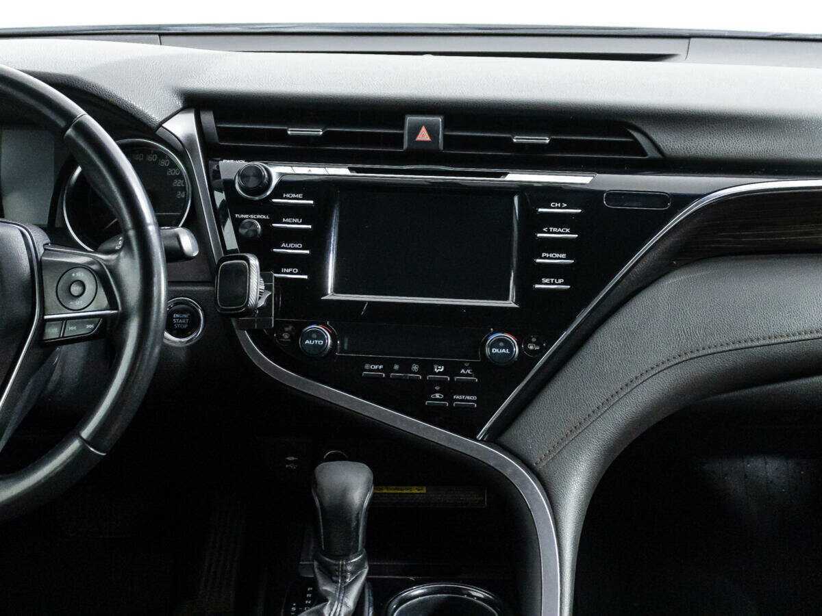 Toyota Camry 2019 года с пробегом. Фото: #13