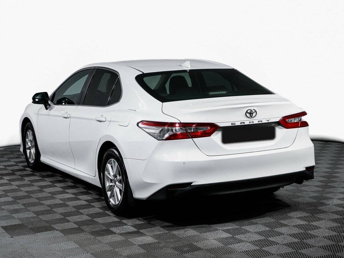 Toyota Camry 2018 года с пробегом. Фото: #6