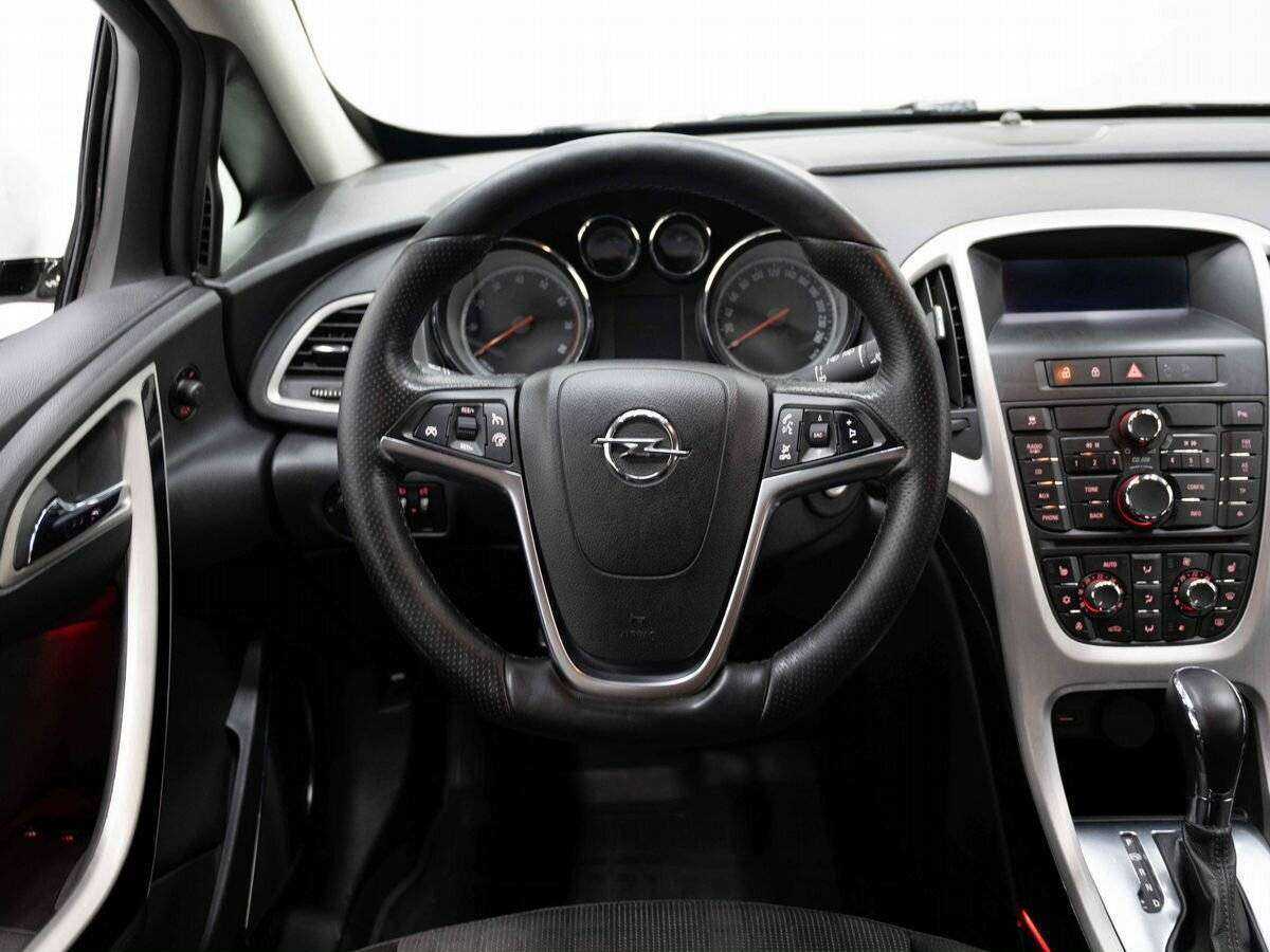 Opel Astra 2012 года с пробегом. Фото: #12