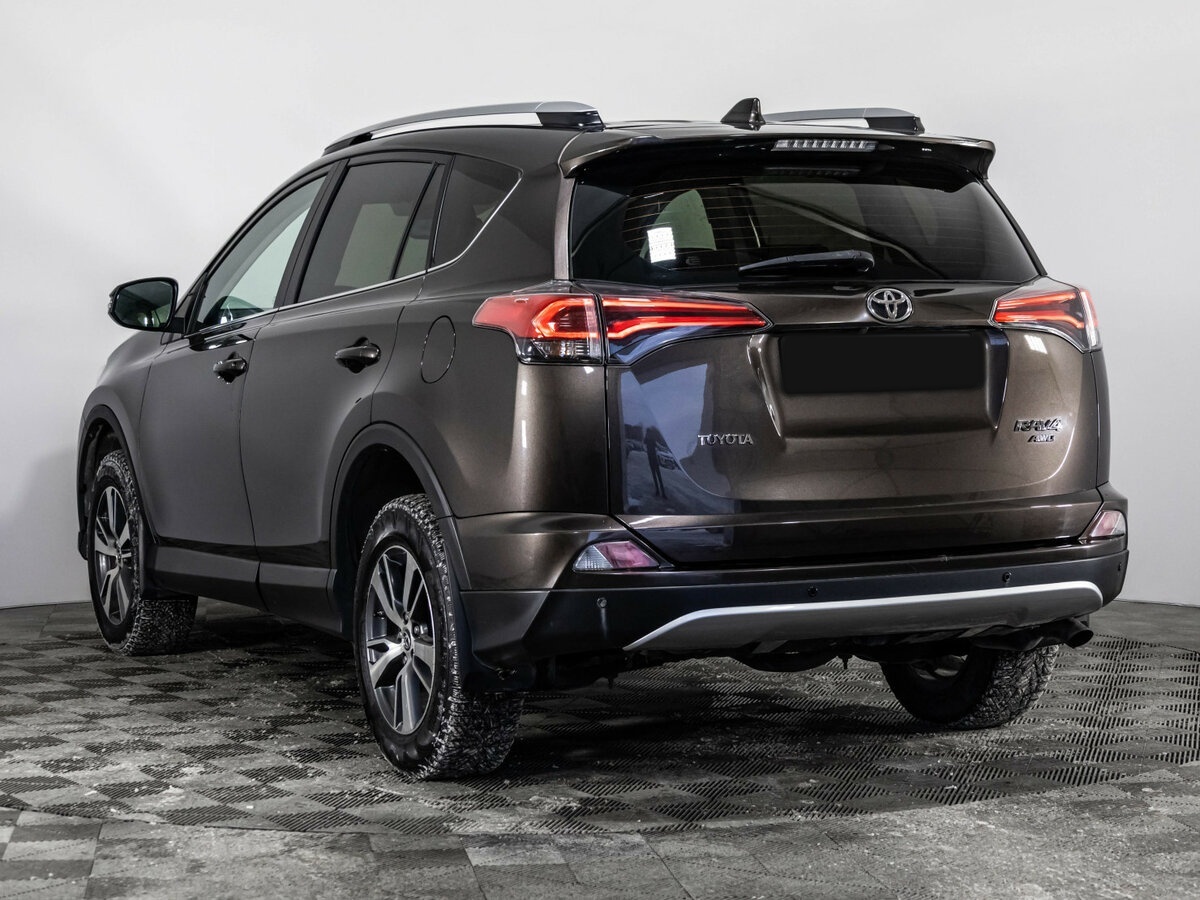 Toyota RAV4 2018 года с пробегом. Фото: #5