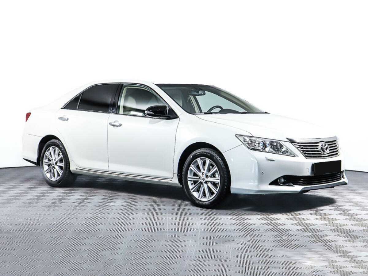 Toyota Camry 2014 года с пробегом. Фото: #2