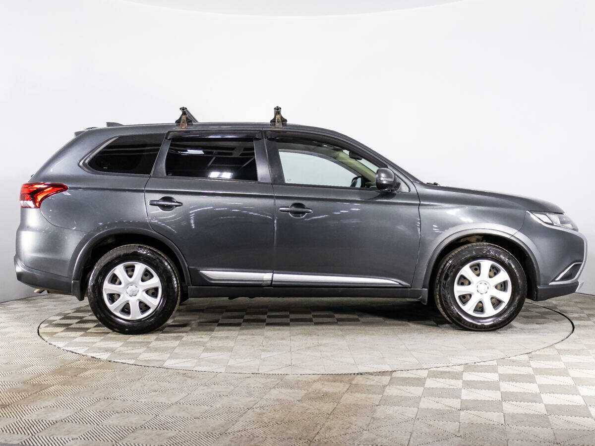 Mitsubishi Outlander 2017 года с пробегом. Фото: #3