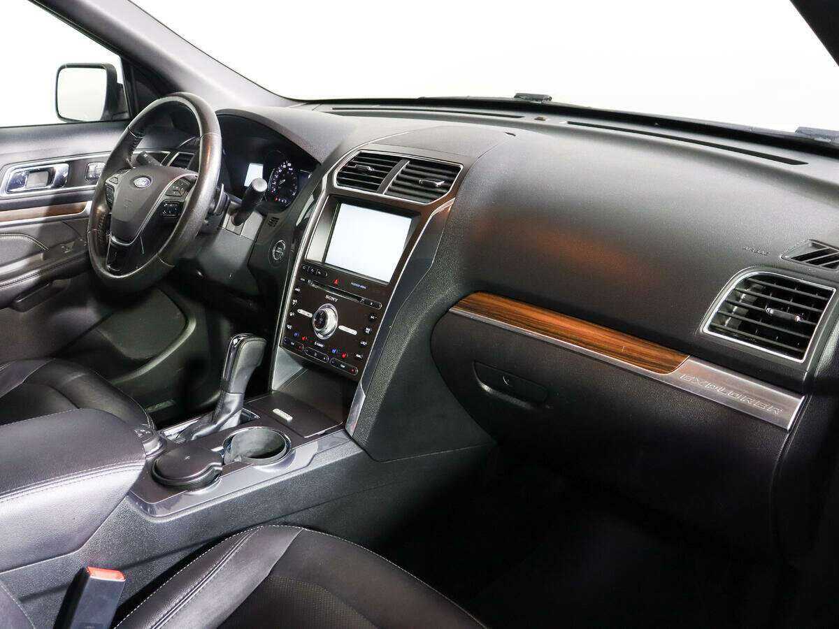 Ford Explorer 2016 года с пробегом. Фото: #6