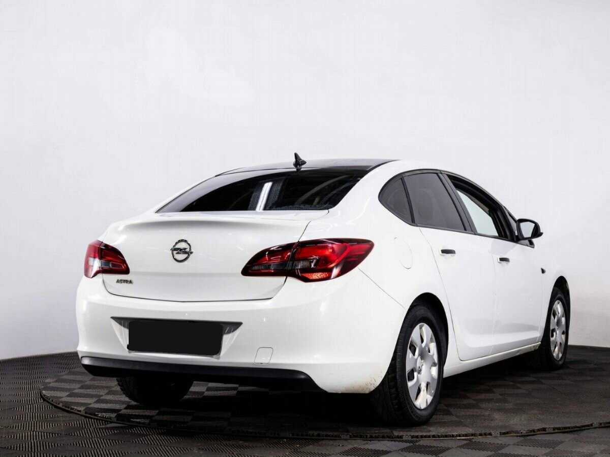 Opel Astra 2013 года с пробегом. Фото: #5