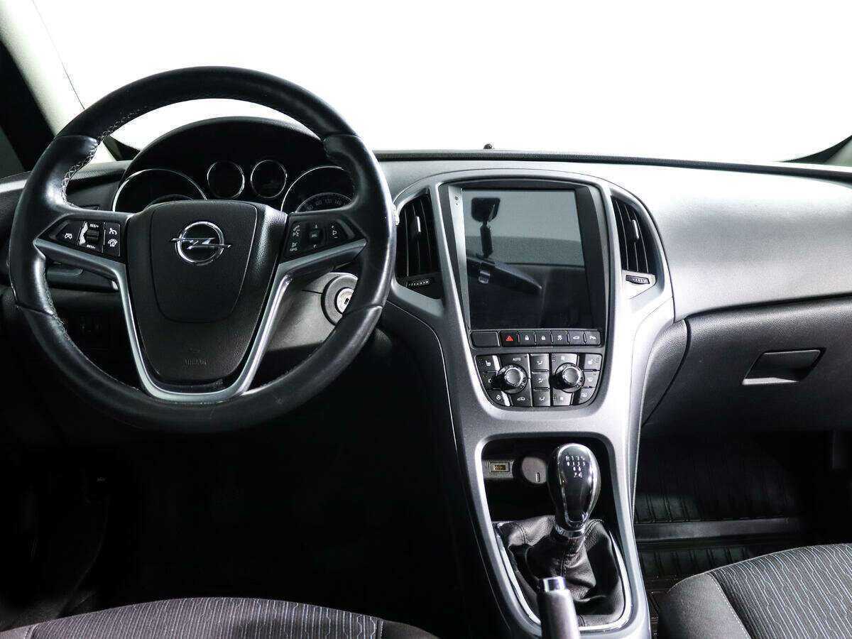 Opel Astra 2013 года с пробегом. Фото: #11