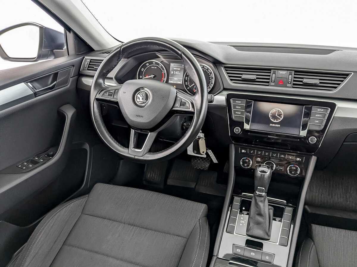 Skoda Superb 2018 года с пробегом. Фото: #21
