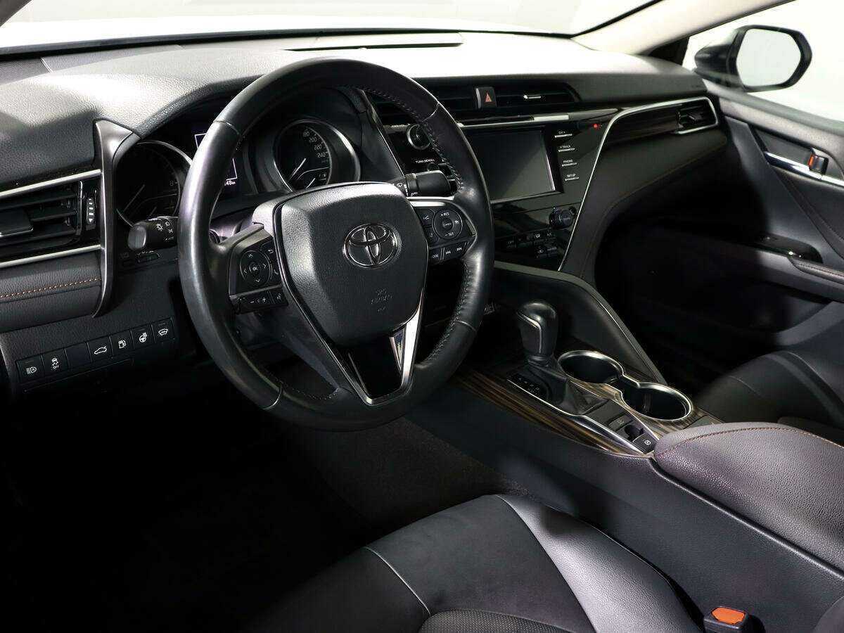 Toyota Camry 2018 года с пробегом. Фото: #13