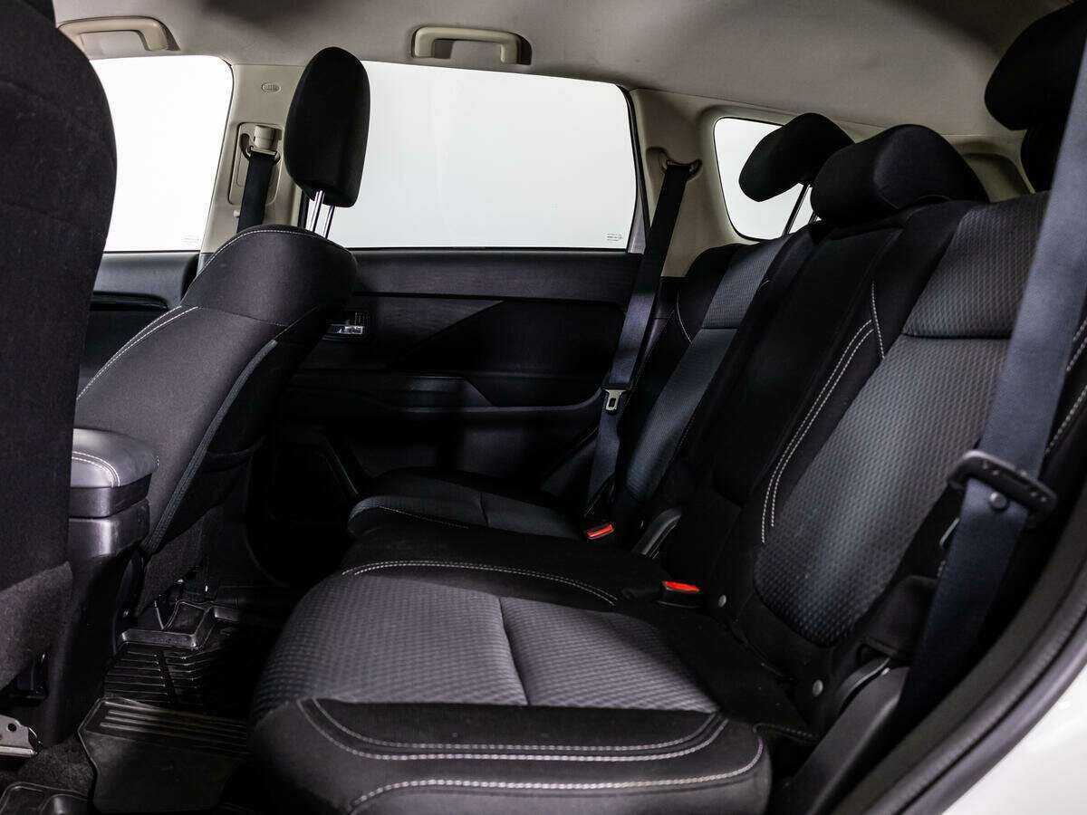 Mitsubishi Outlander 2021 года с пробегом. Фото: #8
