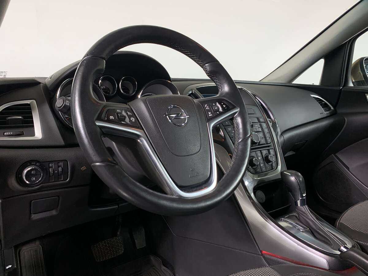 Opel Astra 2012 года с пробегом. Фото: #8