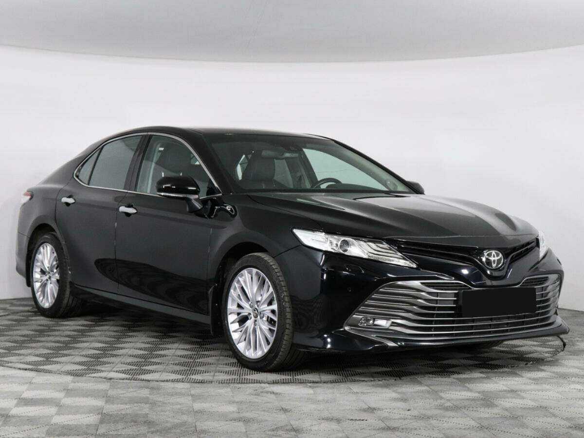 Toyota Camry 2018 года с пробегом. Фото: #2