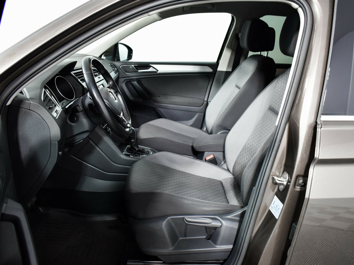 Volkswagen Tiguan 2018 года с пробегом. Фото: #9