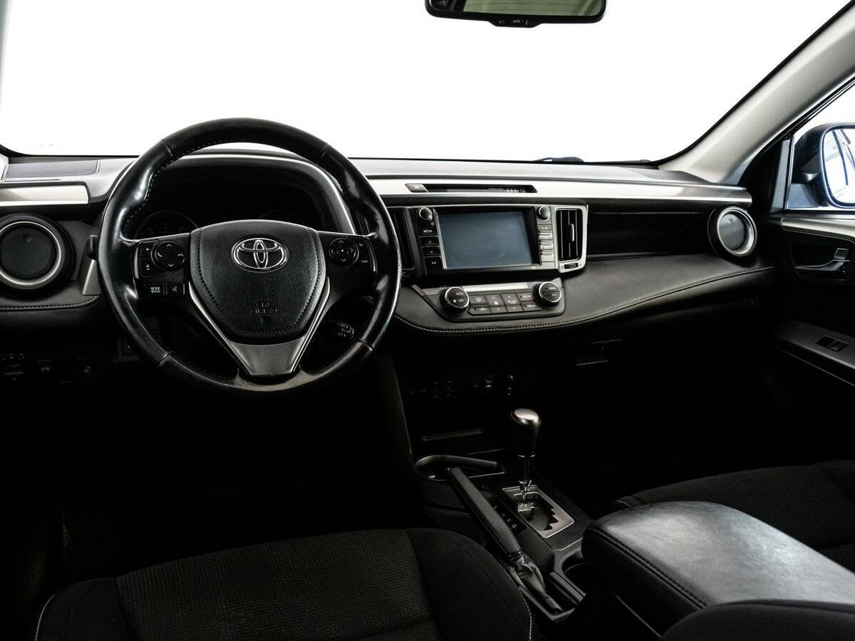 Toyota RAV4 2017 года с пробегом. Фото: #8