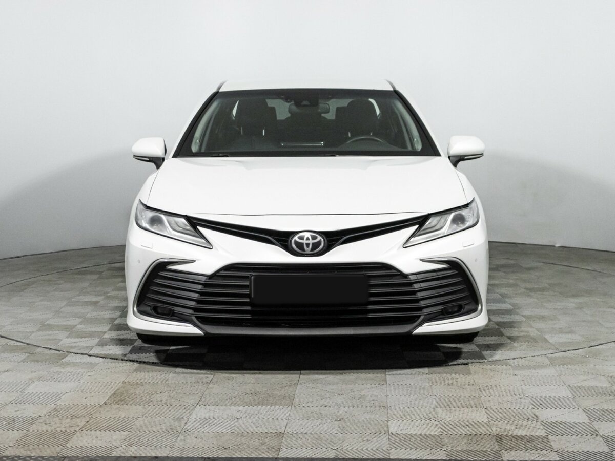 Toyota Camry 2021 года с пробегом. Фото: #1