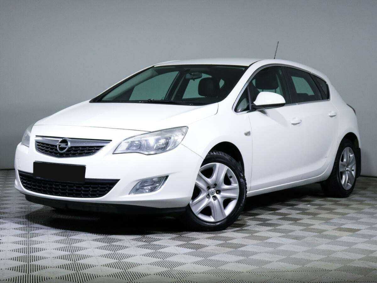 Opel Astra 2012 года с пробегом. Фото: #0