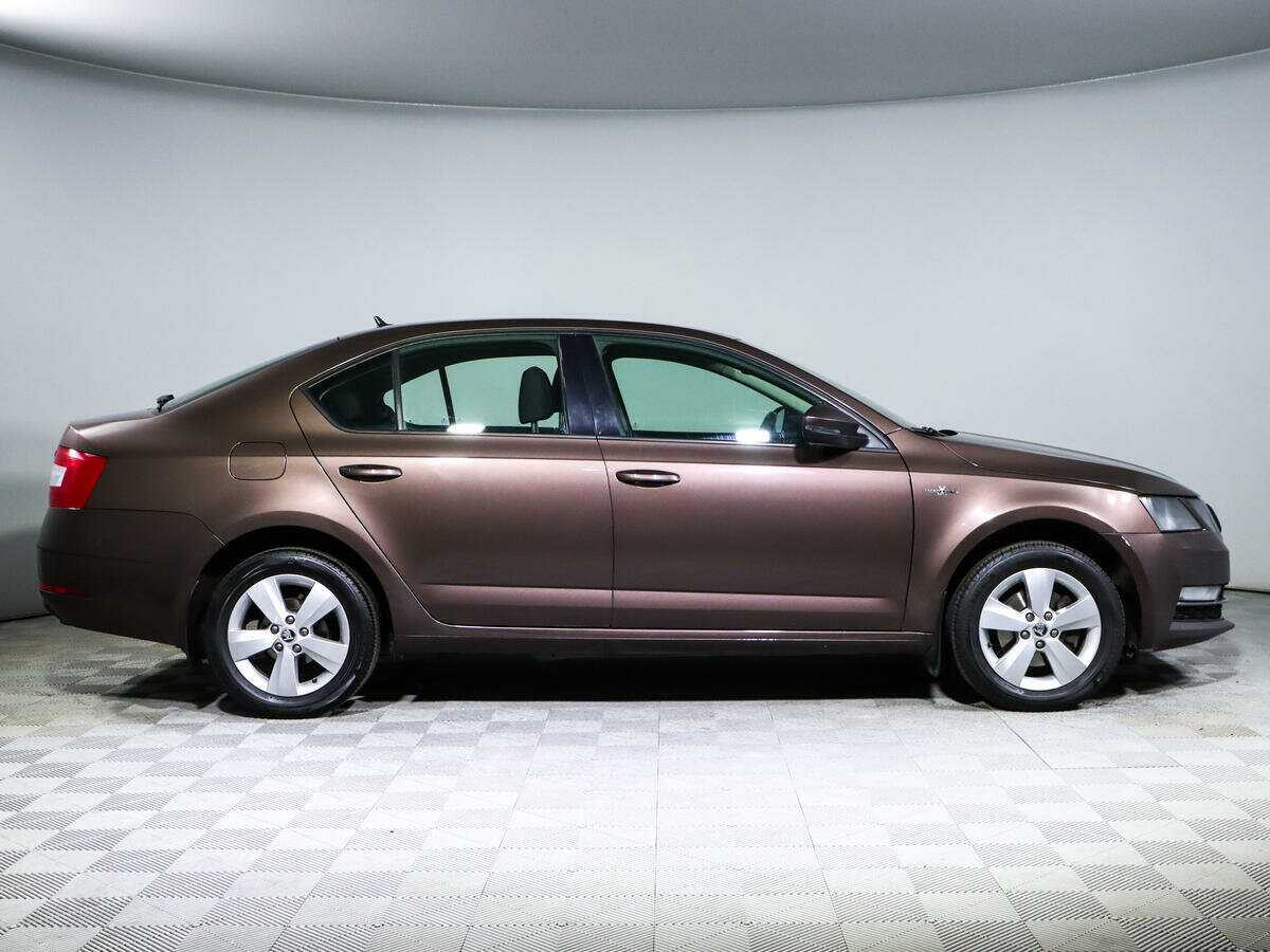 Skoda Octavia 2019 года с пробегом. Фото: #3