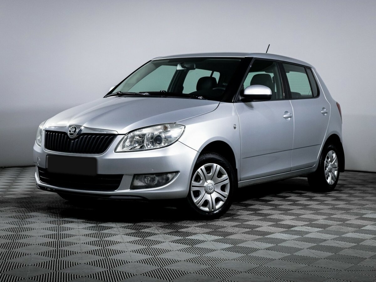 Skoda Fabia 2014 года с пробегом. Посмотреть фото