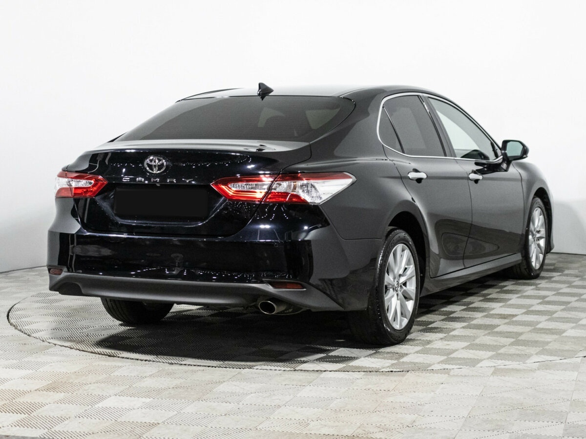 Toyota Camry 2019 года с пробегом. Фото: #4
