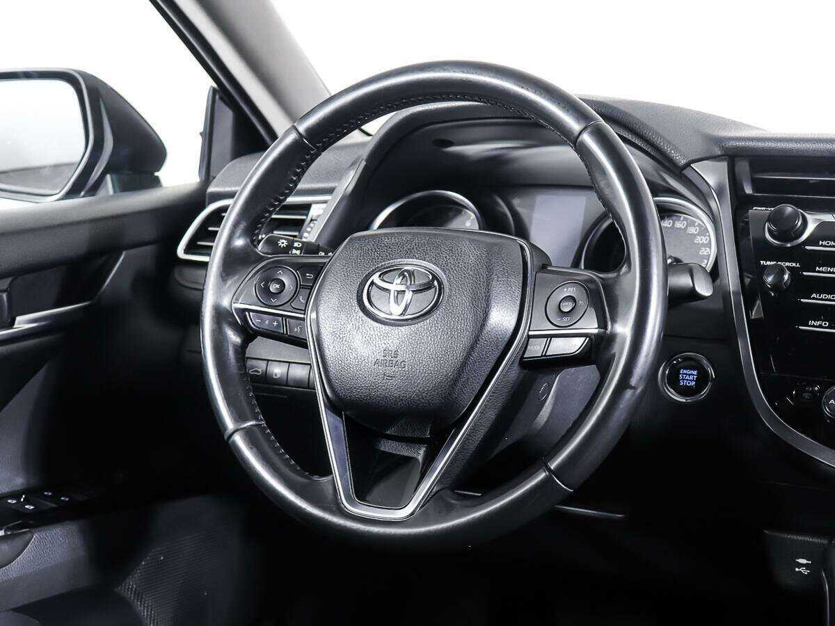 Toyota Camry 2018 года с пробегом. Фото: #14