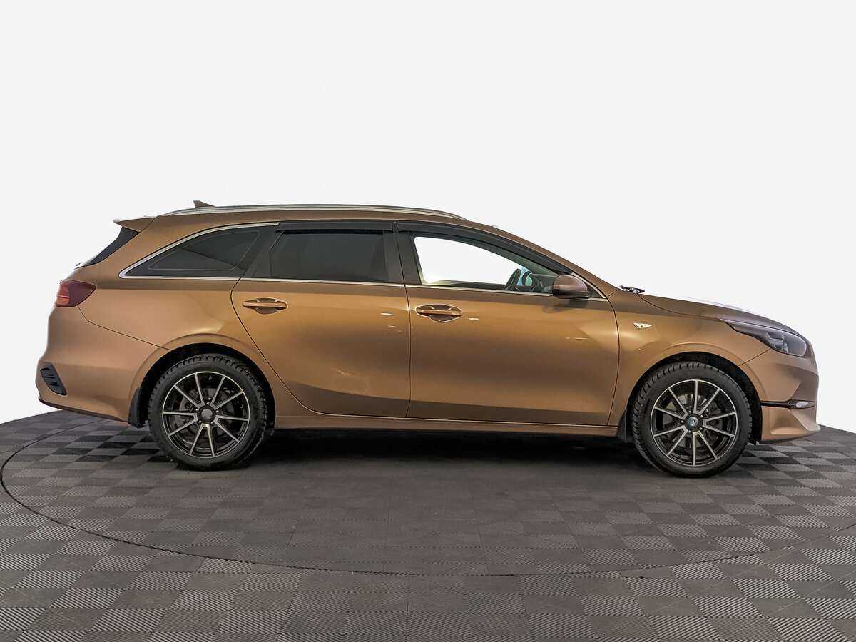 Kia Ceed 2021 года с пробегом. Фото: #3
