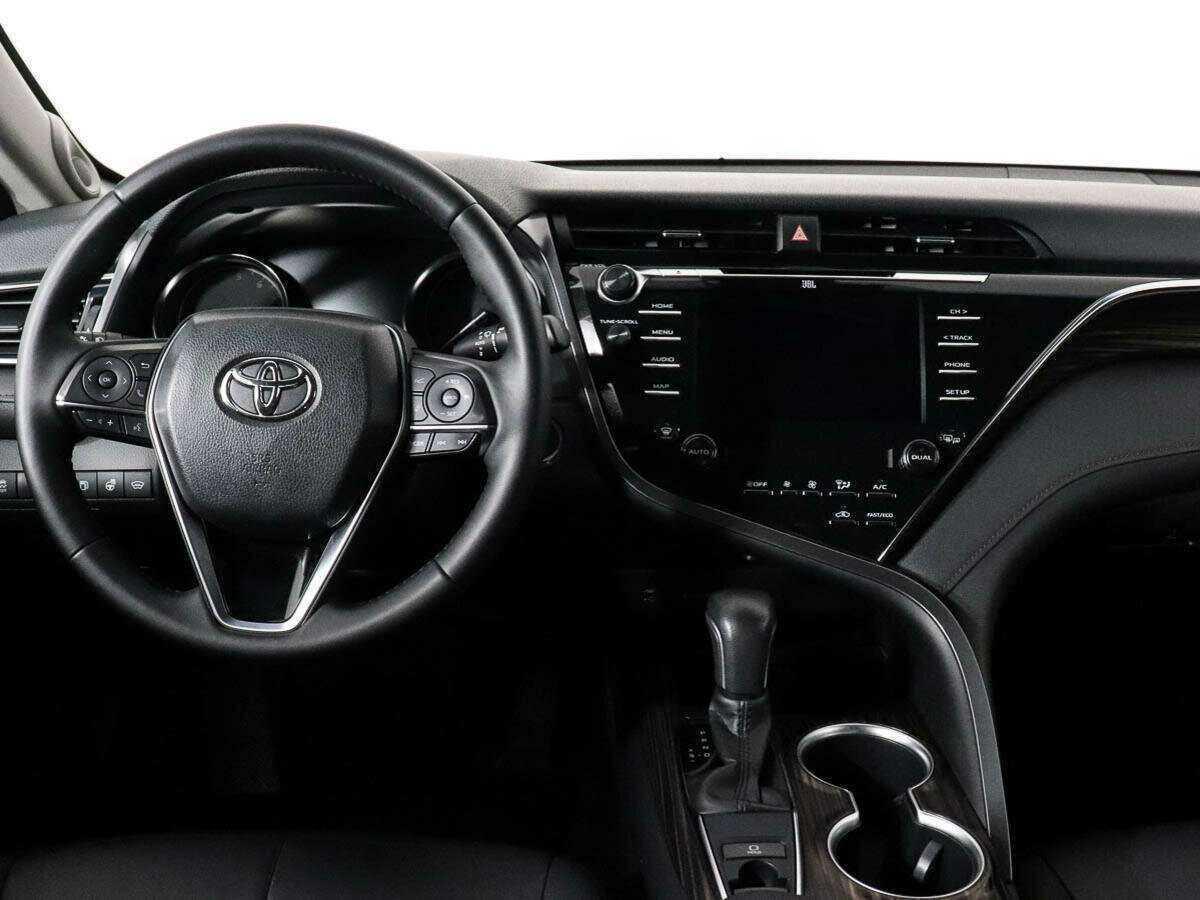 Toyota Camry 2019 года с пробегом. Фото: #9